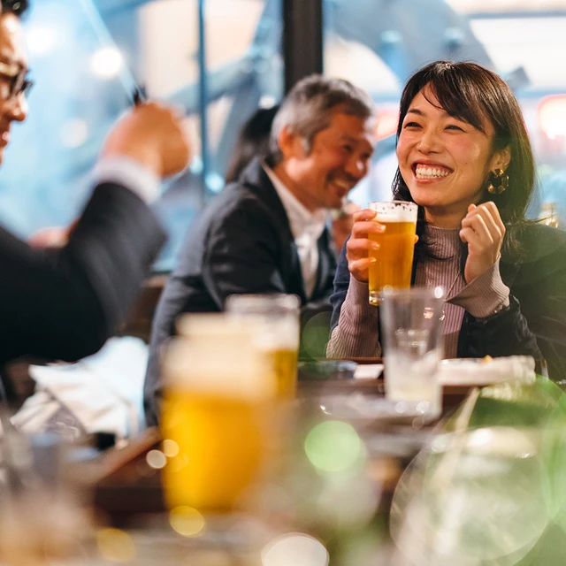 Friends drinking beer