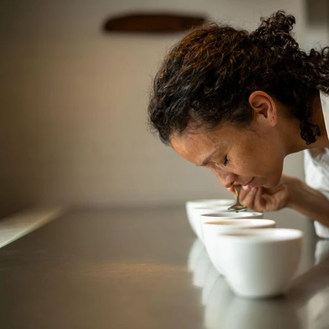 woman-barista-cupping-coffee-tasting-novonesis