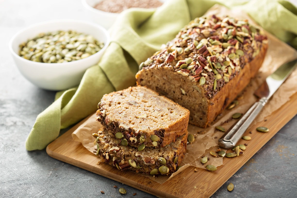 Protein_pulse_bread_with_seeds