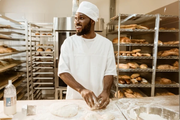 Happy_baker_making_buns
