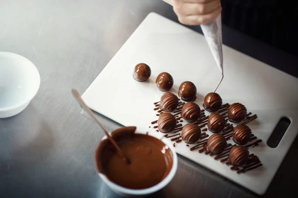 Decorating chocolate truffles