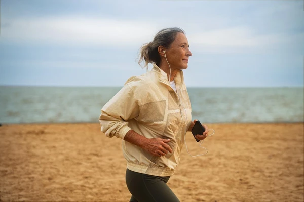 woman-running-beach