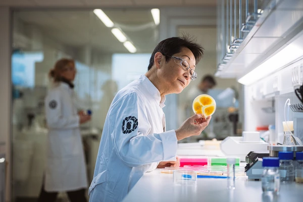 woman-lab-fungi_MISA_Lyngby-DK